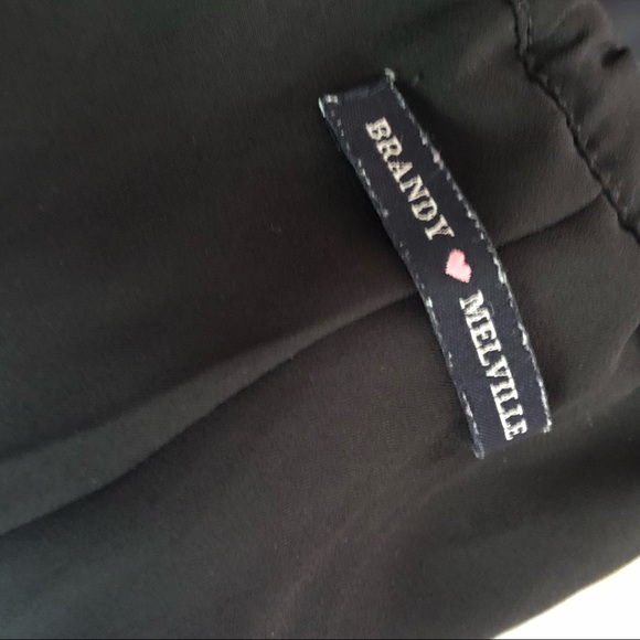 Brandy Melville black crepe shorts - Picture 3 of 3